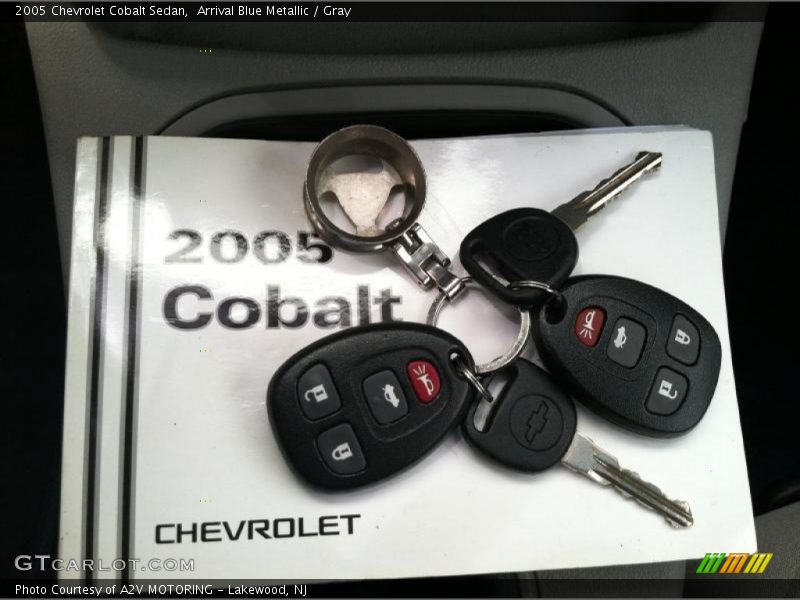 Arrival Blue Metallic / Gray 2005 Chevrolet Cobalt Sedan