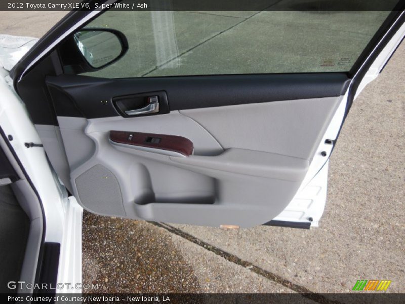 Super White / Ash 2012 Toyota Camry XLE V6