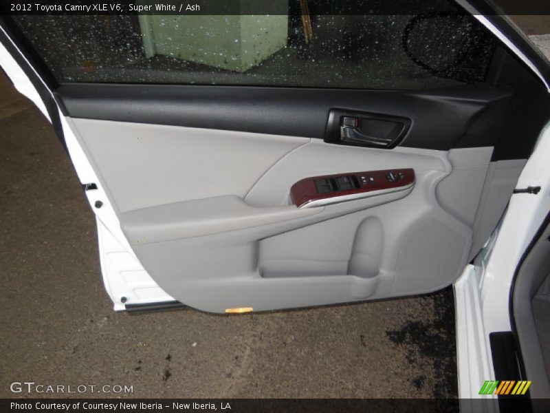 Super White / Ash 2012 Toyota Camry XLE V6