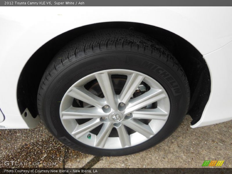 Super White / Ash 2012 Toyota Camry XLE V6