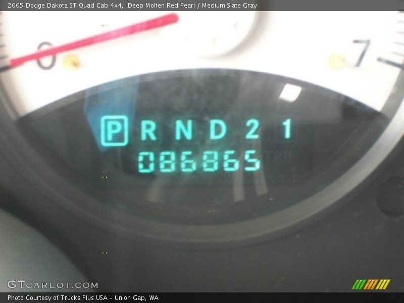 Deep Molten Red Pearl / Medium Slate Gray 2005 Dodge Dakota ST Quad Cab 4x4