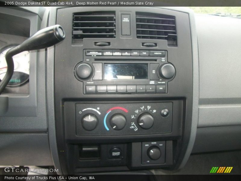 Deep Molten Red Pearl / Medium Slate Gray 2005 Dodge Dakota ST Quad Cab 4x4