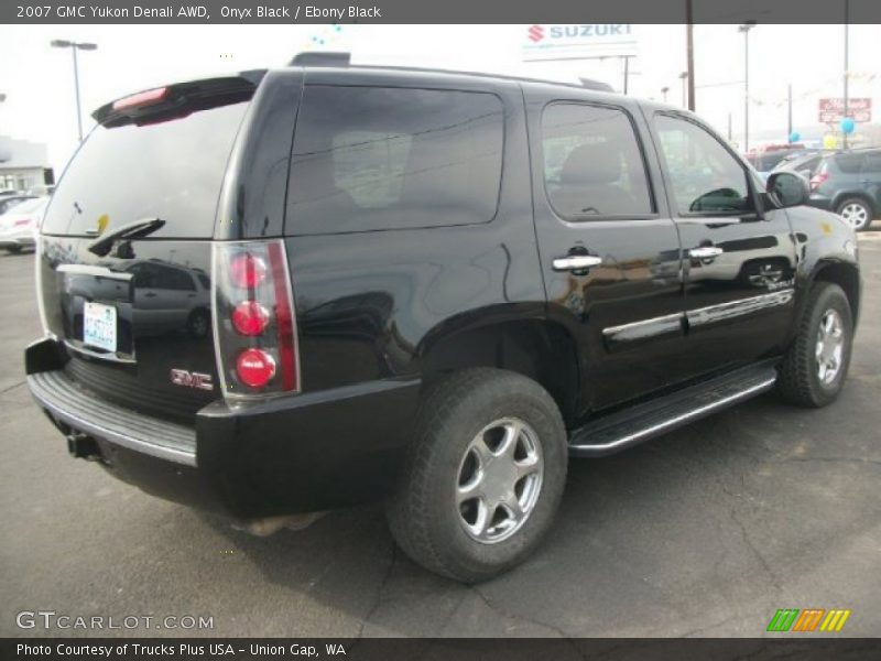 Onyx Black / Ebony Black 2007 GMC Yukon Denali AWD