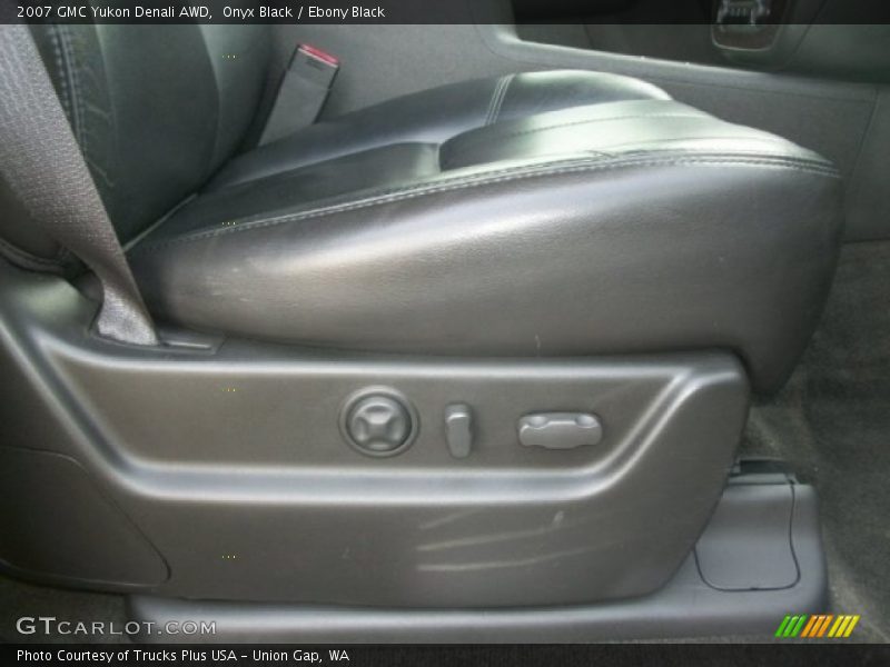Onyx Black / Ebony Black 2007 GMC Yukon Denali AWD