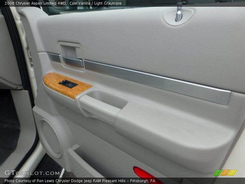 Cool Vanilla / Light Graystone 2008 Chrysler Aspen Limited 4WD