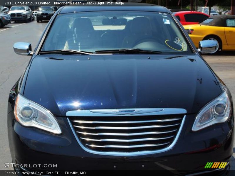 Blackberry Pearl / Black/Light Frost Beige 2011 Chrysler 200 Limited