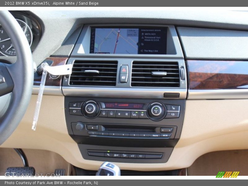 Alpine White / Sand Beige 2012 BMW X5 xDrive35i