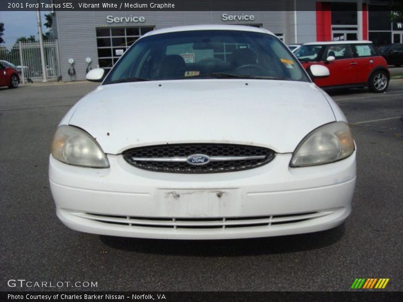 Vibrant White / Medium Graphite 2001 Ford Taurus SES