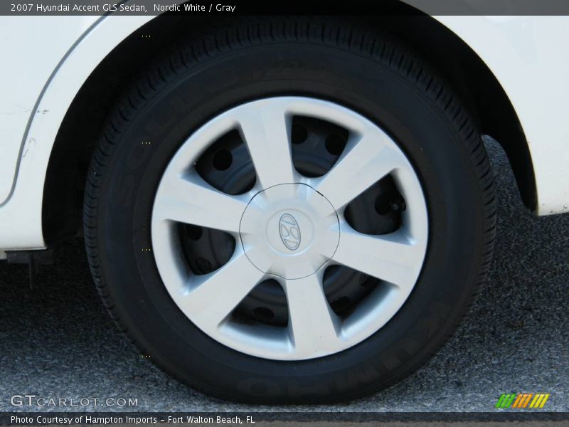 Nordic White / Gray 2007 Hyundai Accent GLS Sedan