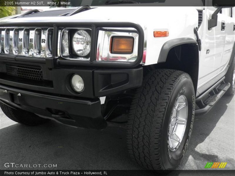 White / Wheat 2005 Hummer H2 SUT