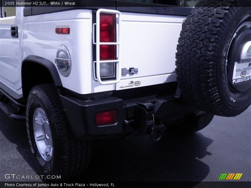 White / Wheat 2005 Hummer H2 SUT