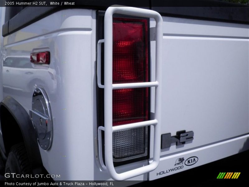 White / Wheat 2005 Hummer H2 SUT