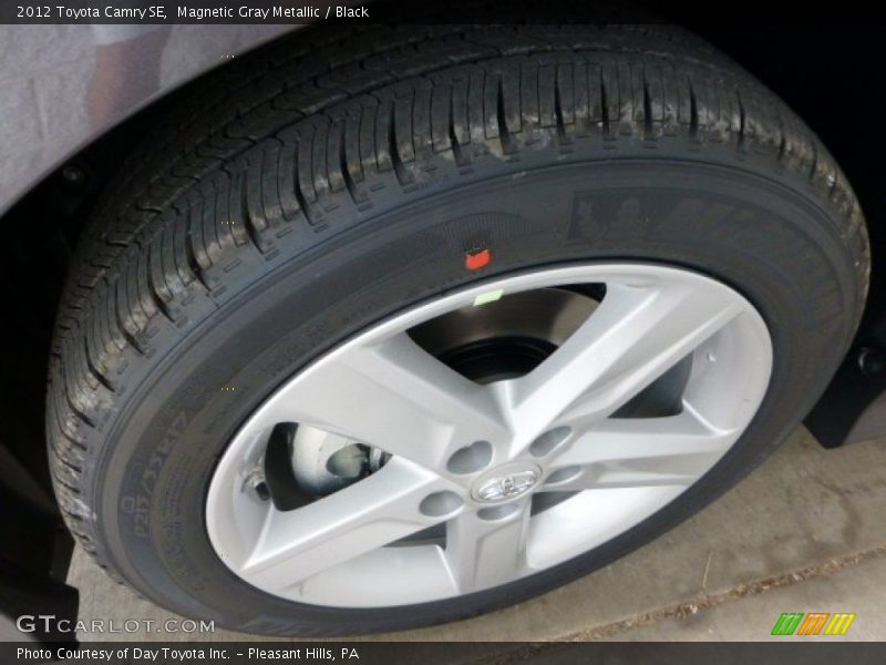 Magnetic Gray Metallic / Black 2012 Toyota Camry SE