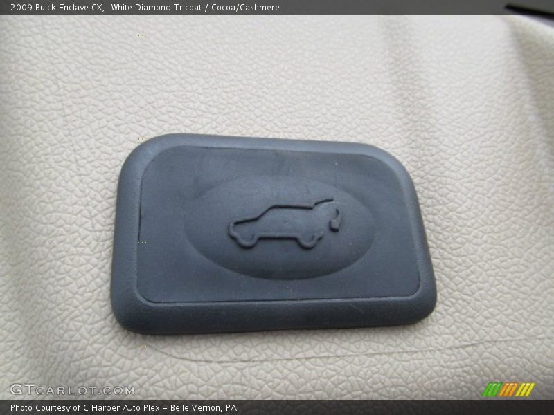 White Diamond Tricoat / Cocoa/Cashmere 2009 Buick Enclave CX