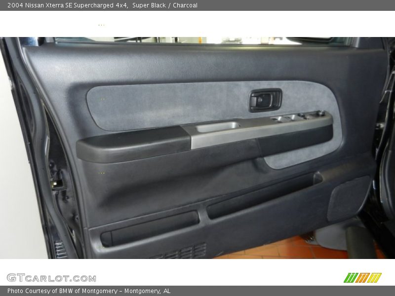 Door Panel of 2004 Xterra SE Supercharged 4x4