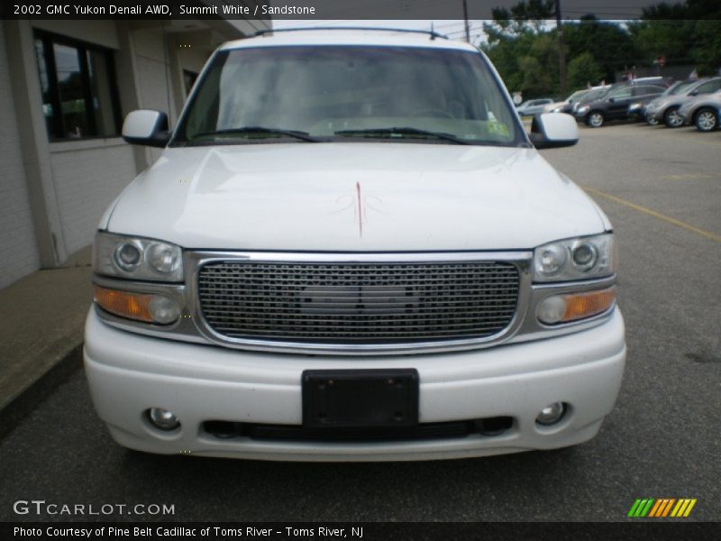 Summit White / Sandstone 2002 GMC Yukon Denali AWD