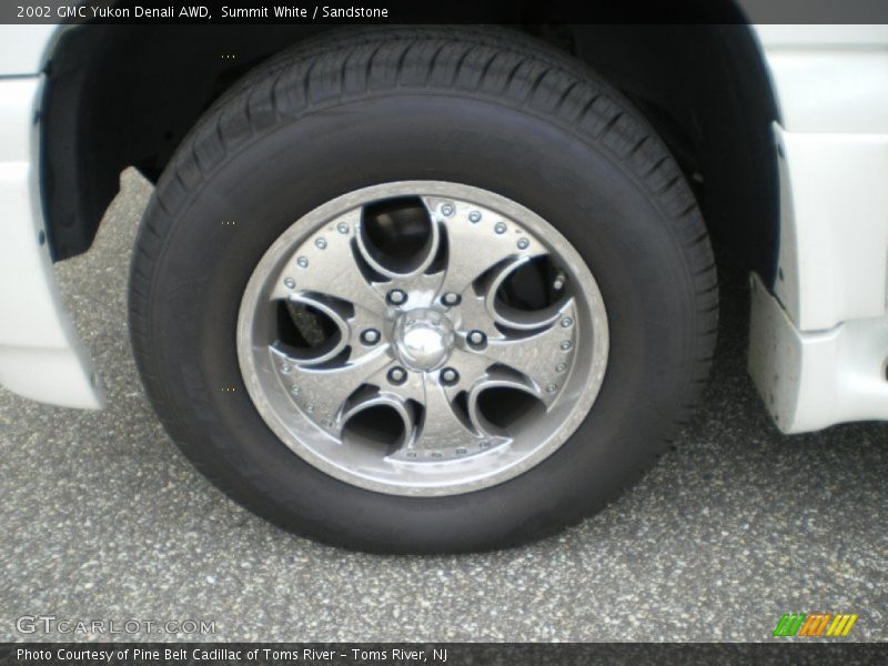 Summit White / Sandstone 2002 GMC Yukon Denali AWD