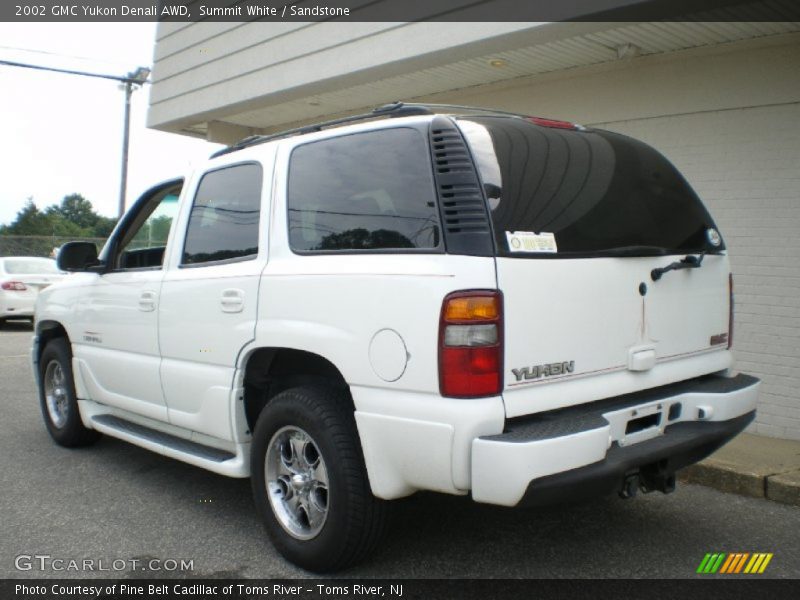 Summit White / Sandstone 2002 GMC Yukon Denali AWD