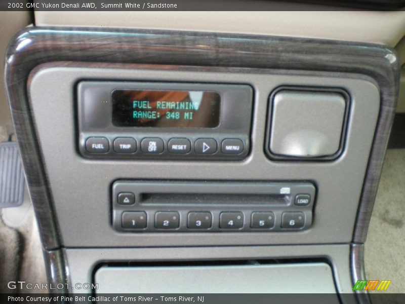 Summit White / Sandstone 2002 GMC Yukon Denali AWD