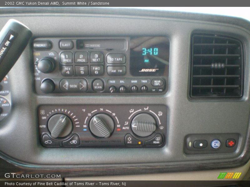 Summit White / Sandstone 2002 GMC Yukon Denali AWD