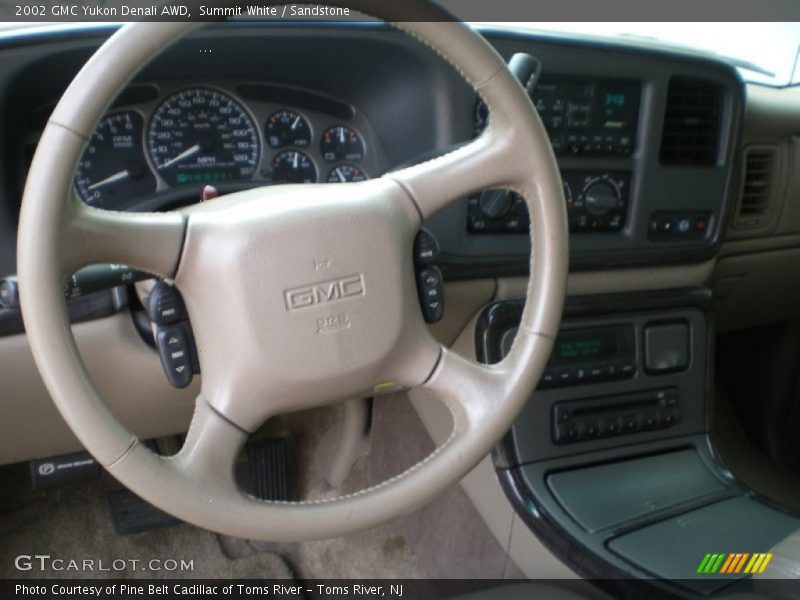 Summit White / Sandstone 2002 GMC Yukon Denali AWD