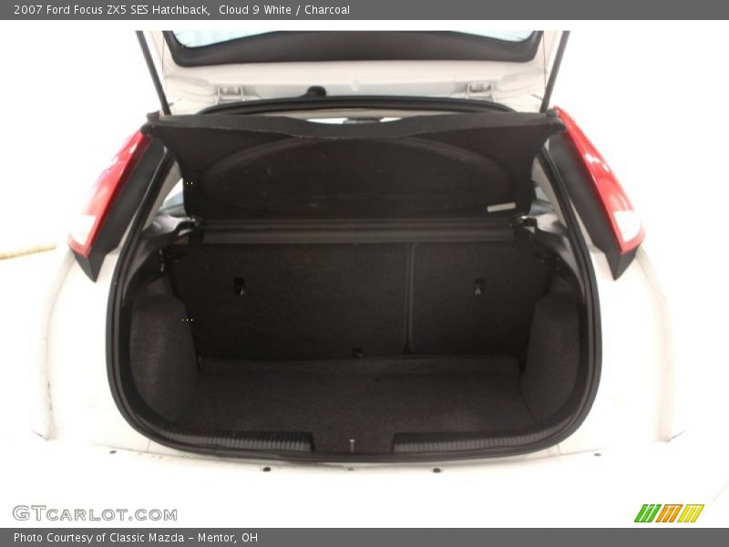 Cloud 9 White / Charcoal 2007 Ford Focus ZX5 SES Hatchback