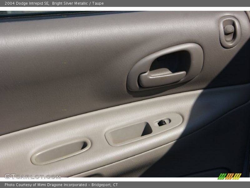 Bright Silver Metallic / Taupe 2004 Dodge Intrepid SE