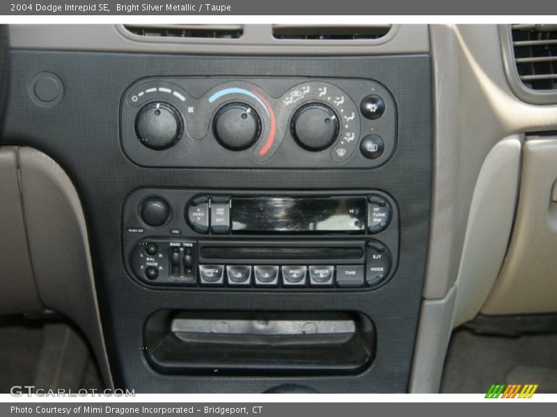 Bright Silver Metallic / Taupe 2004 Dodge Intrepid SE
