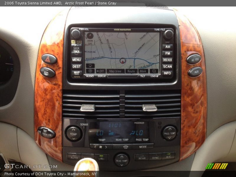 Controls of 2006 Sienna Limited AWD