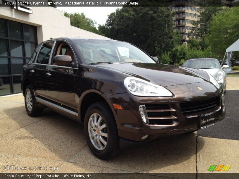 Macadamia Metallic / Havanna/Sand Beige 2009 Porsche Cayenne Tiptronic