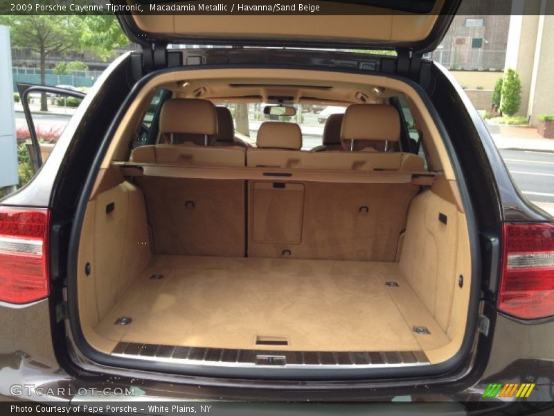  2009 Cayenne Tiptronic Trunk