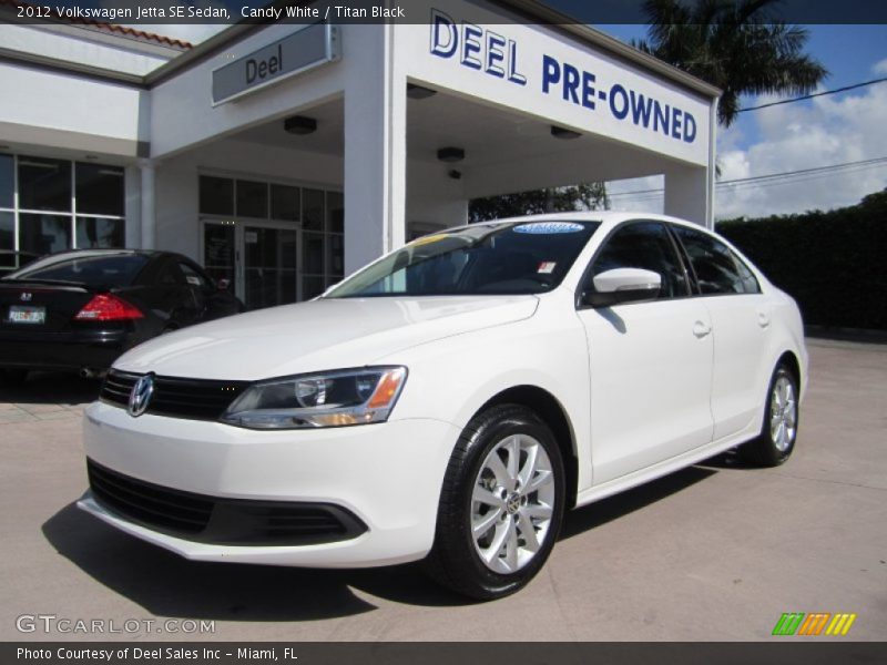 Candy White / Titan Black 2012 Volkswagen Jetta SE Sedan