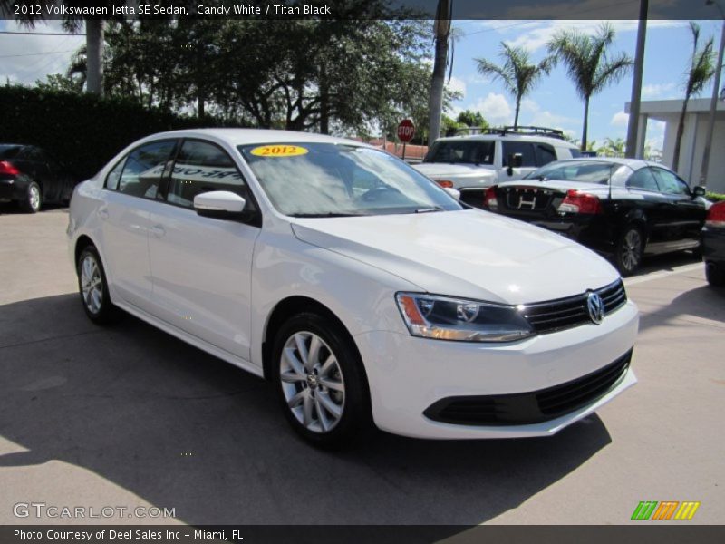 Candy White / Titan Black 2012 Volkswagen Jetta SE Sedan
