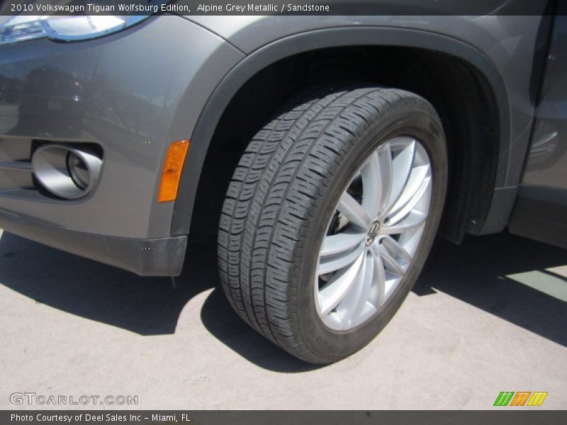 Alpine Grey Metallic / Sandstone 2010 Volkswagen Tiguan Wolfsburg Edition