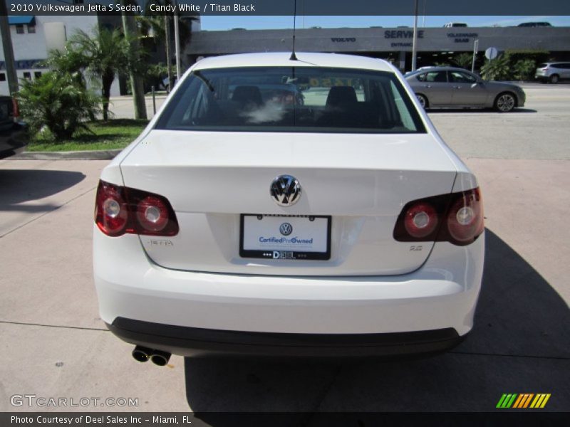 Candy White / Titan Black 2010 Volkswagen Jetta S Sedan