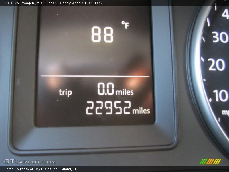 Candy White / Titan Black 2010 Volkswagen Jetta S Sedan