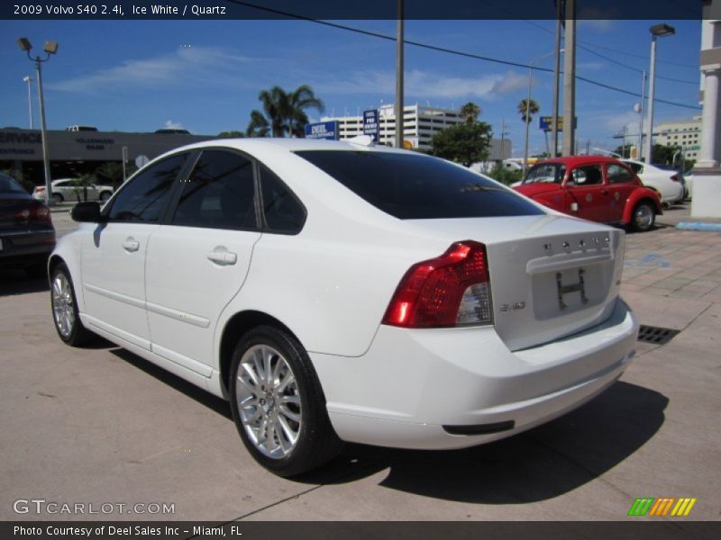 Ice White / Quartz 2009 Volvo S40 2.4i
