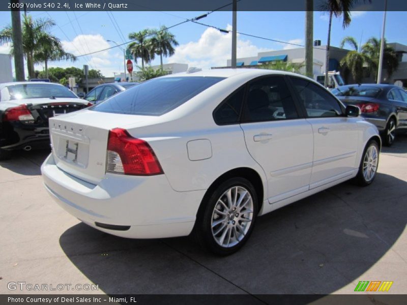 Ice White / Quartz 2009 Volvo S40 2.4i
