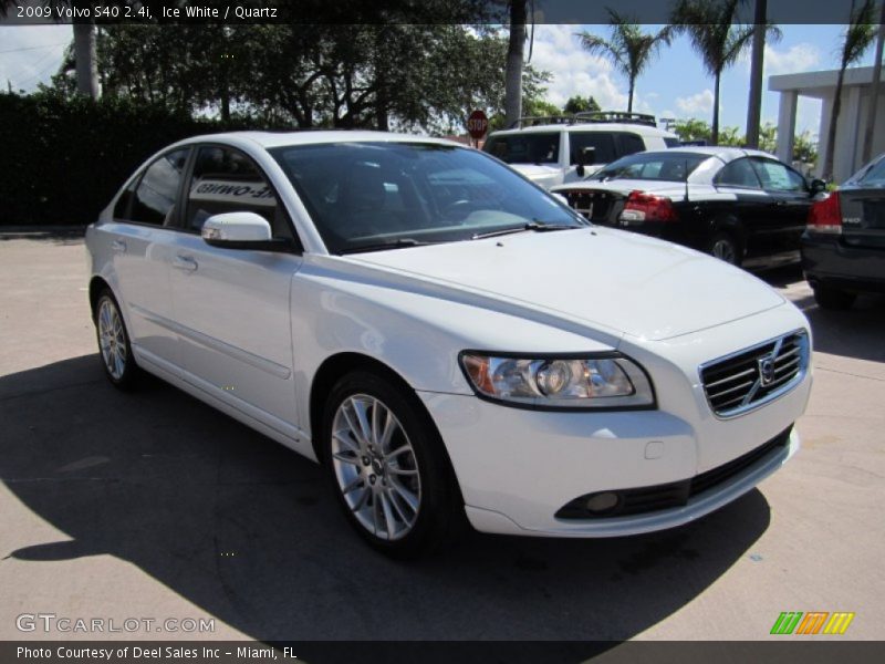 Ice White / Quartz 2009 Volvo S40 2.4i