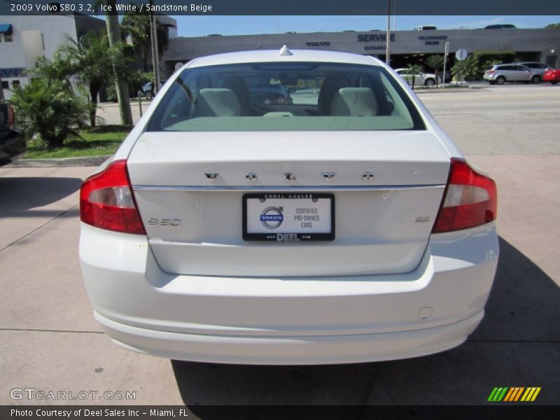 Ice White / Sandstone Beige 2009 Volvo S80 3.2