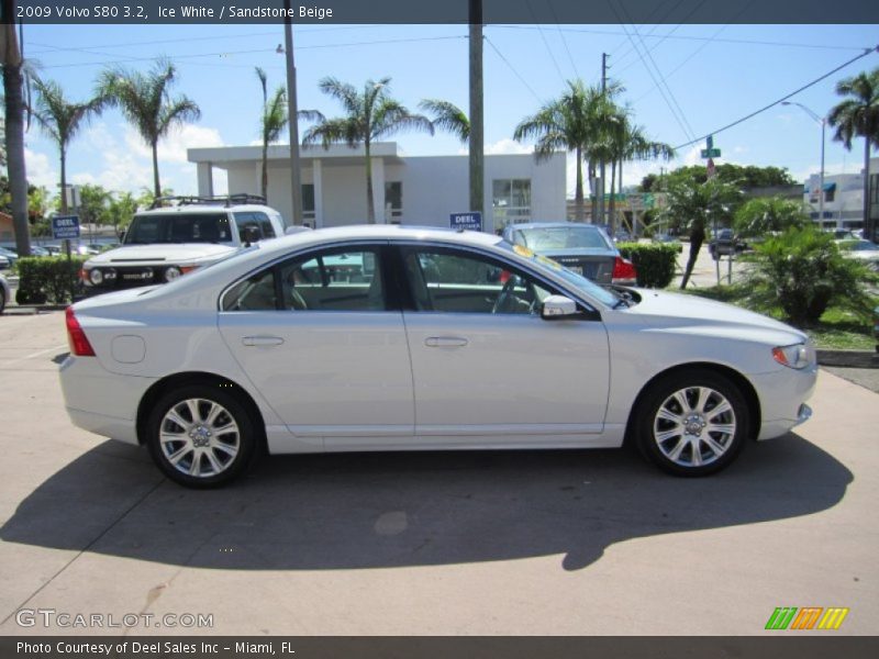 Ice White / Sandstone Beige 2009 Volvo S80 3.2