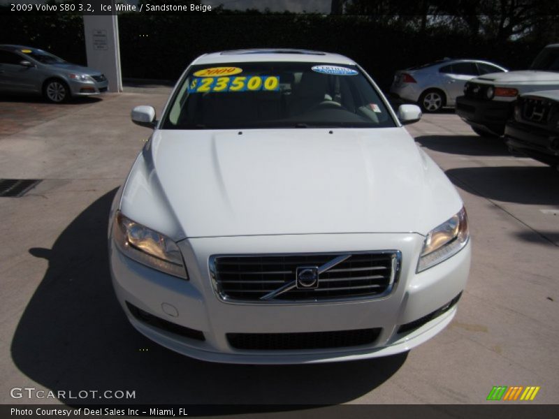 Ice White / Sandstone Beige 2009 Volvo S80 3.2