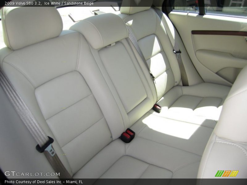Ice White / Sandstone Beige 2009 Volvo S80 3.2