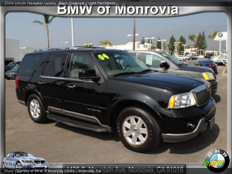 Black Clearcoat / Light Parchment 2004 Lincoln Navigator Luxury