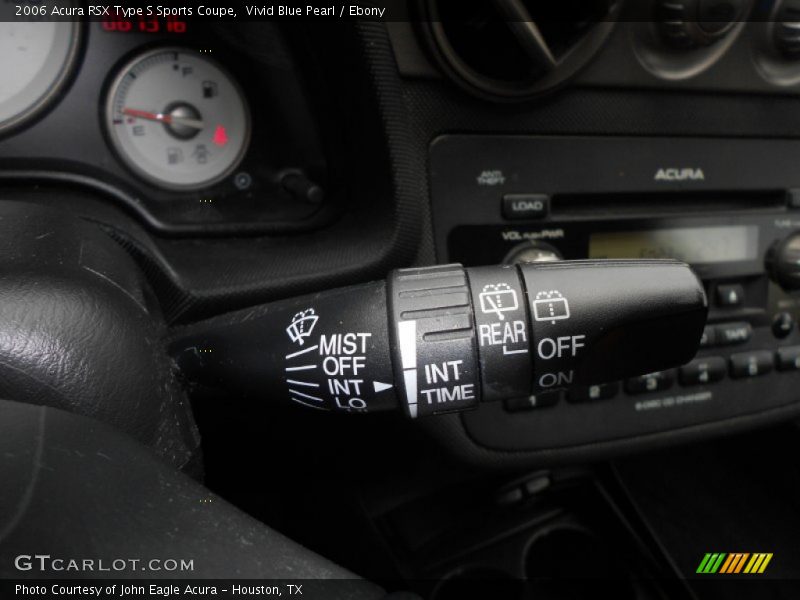 Controls of 2006 RSX Type S Sports Coupe
