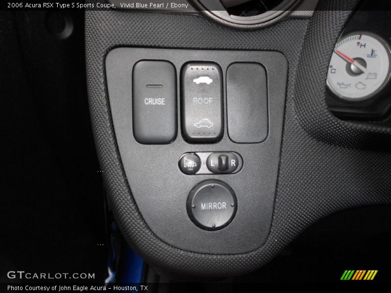 Controls of 2006 RSX Type S Sports Coupe