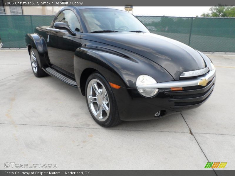 Front 3/4 View of 2006 SSR 