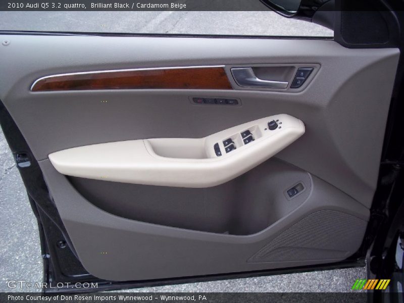 Brilliant Black / Cardamom Beige 2010 Audi Q5 3.2 quattro