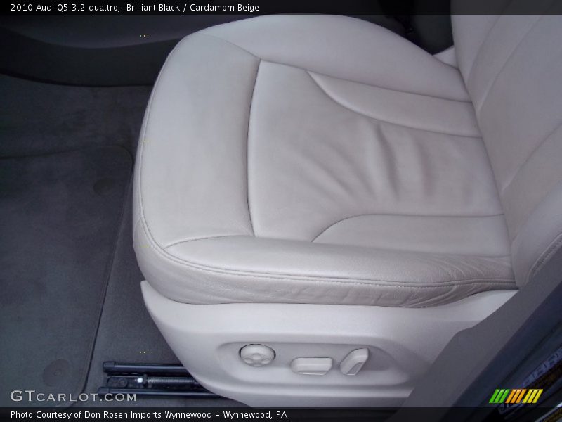Brilliant Black / Cardamom Beige 2010 Audi Q5 3.2 quattro