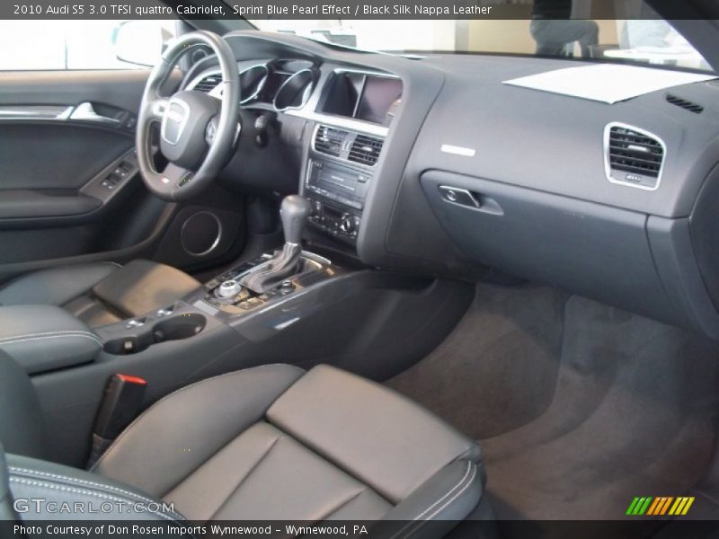 Dashboard of 2010 S5 3.0 TFSI quattro Cabriolet